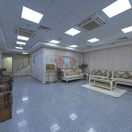 โอโย 116 แพลตินัม โฮเต็ล อพาร์ตเมนต์ Hotel Seeb ภายนอก รูปภาพ