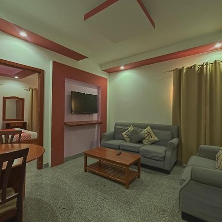 โอโย 116 แพลตินัม โฮเต็ล อพาร์ตเมนต์ Hotel Seeb ภายนอก รูปภาพ